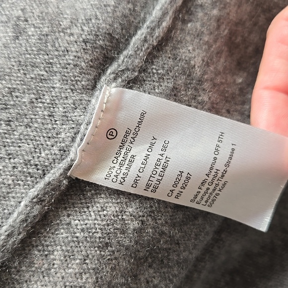 Saks Fifth Avenue Gray Cashmere Sweater, Size Small - Picture 3 of 6